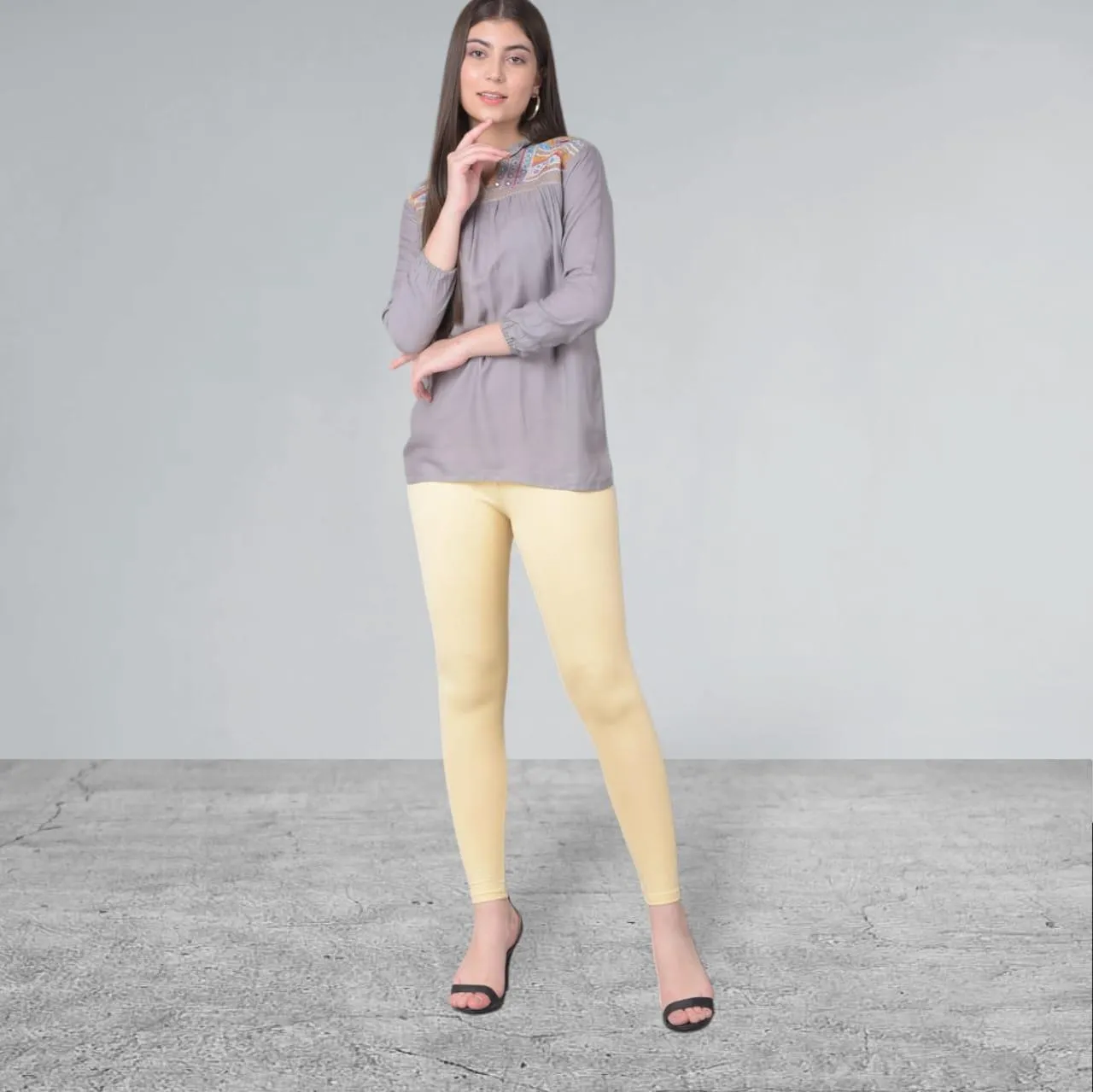 Beige Ankle legnth leggings